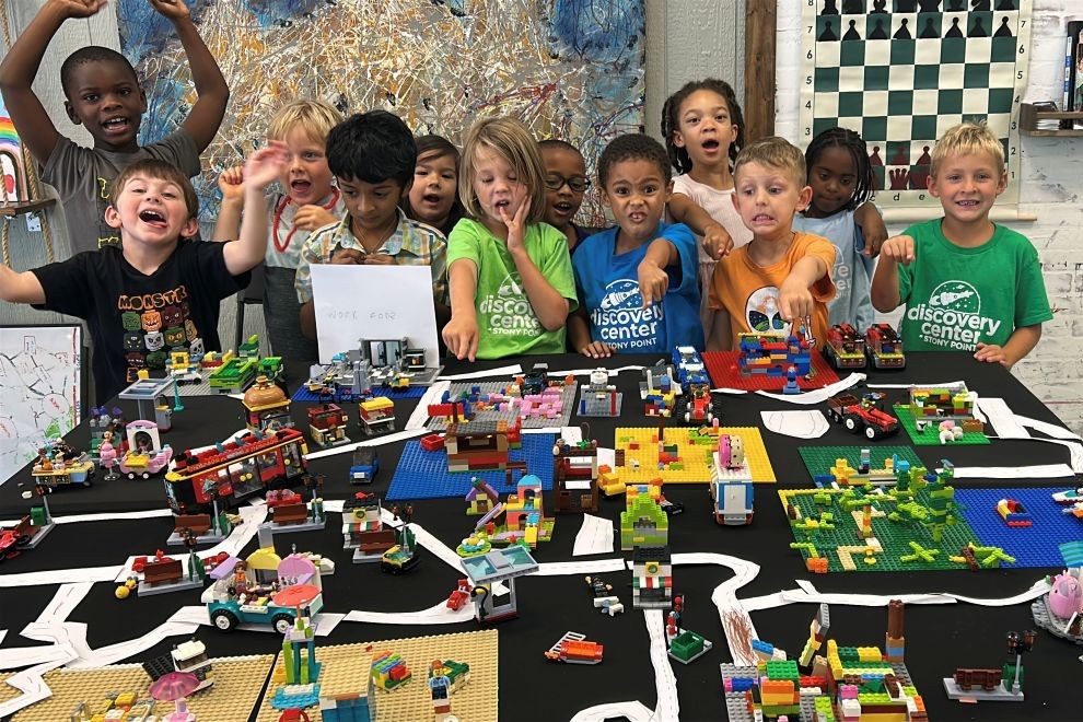 Kids with LEGOs at Discovery Center at Stony Point