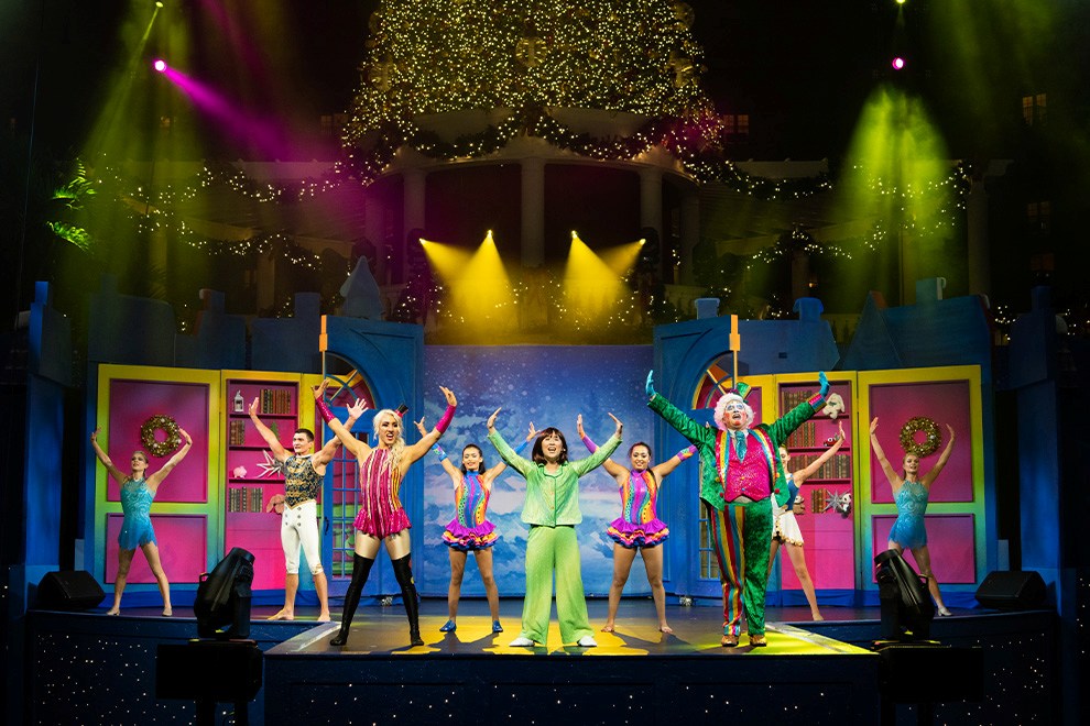 Gaylord National Resort - Cirque Spirit of Christmas