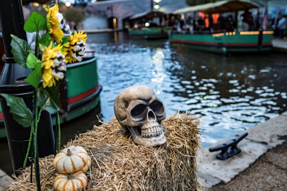 Richmond’s Eerie Canal Tours 2025 Friday, October 31 – Sunday, November 2 5:00 - 9:00 p.m.