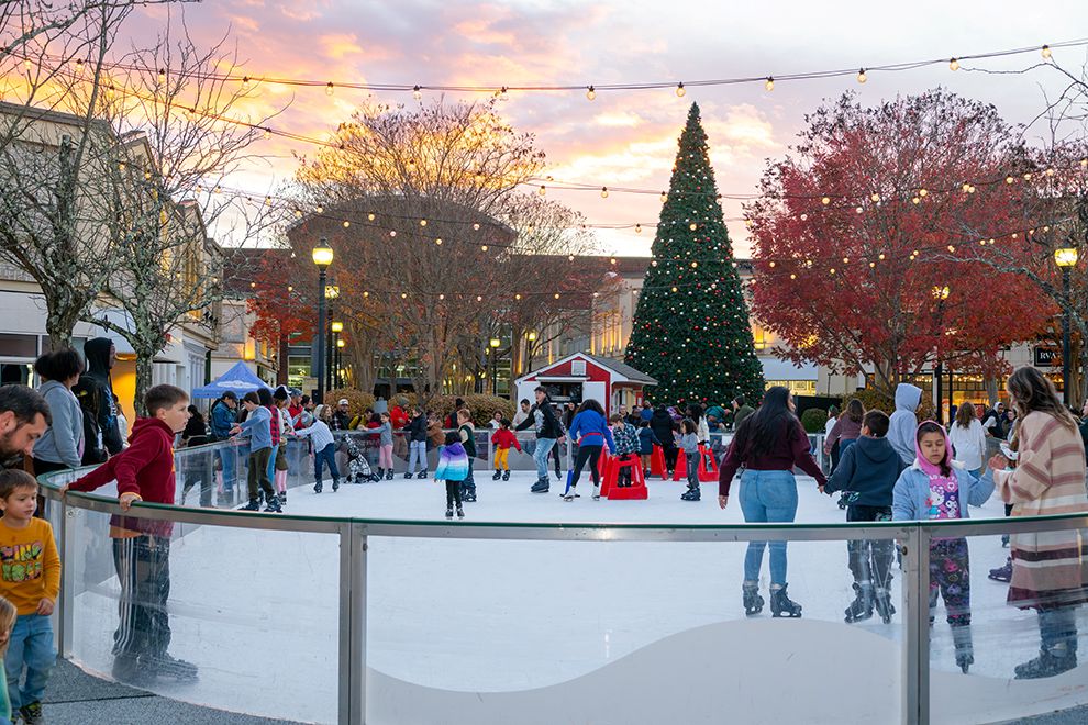 Ice Rink at Stony Point Fashion Park at Christmastime - Richmond, VA - photo credit: Self and Soul Photography