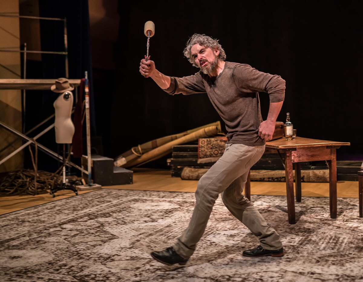 Quill’s “An Iliad” Deserves Standing Ovation for Performance, Lighting, and Music