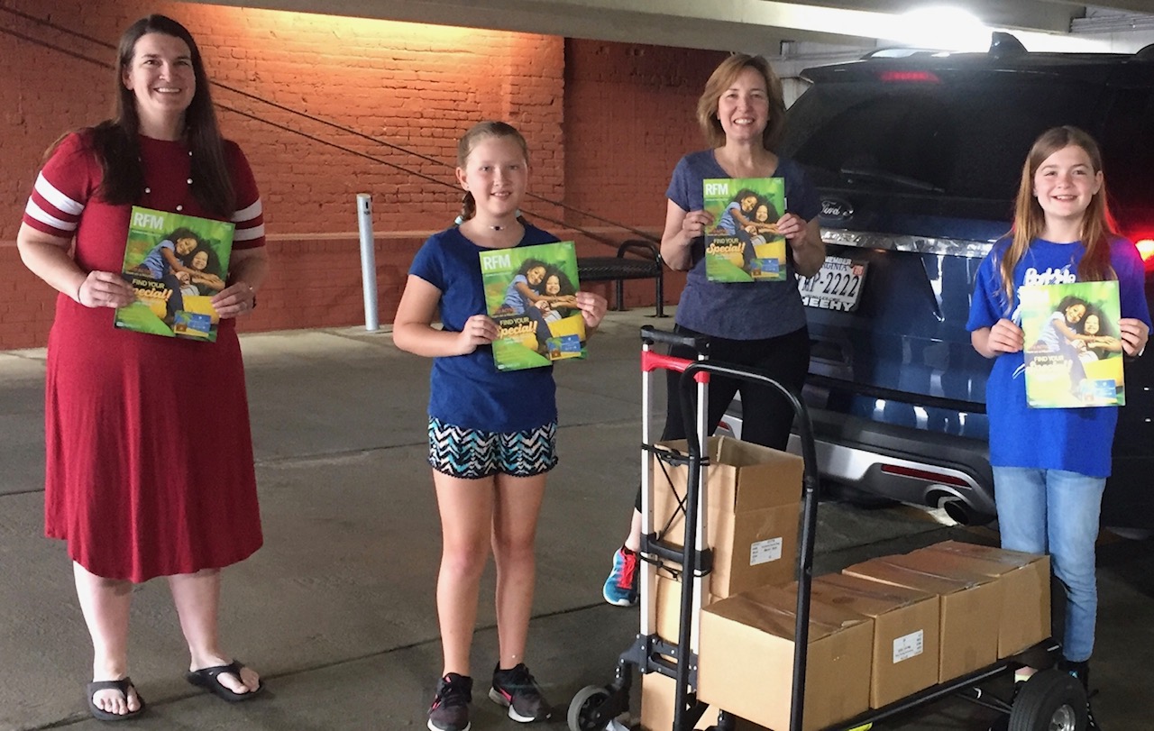 Supplying Reading Material to Elementary School Students and Families During School Closures