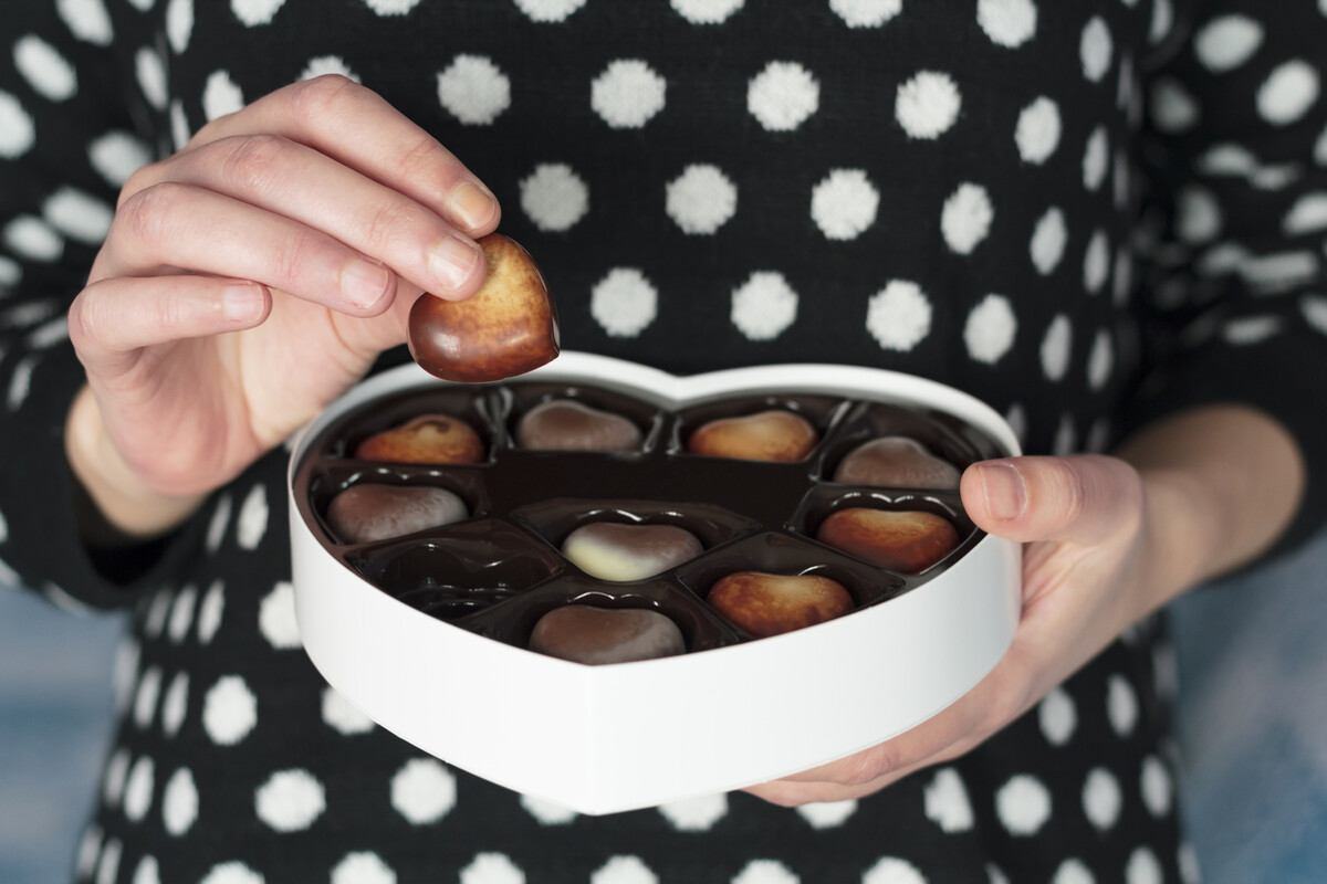 Understanding Sugar and Hormones: FAQs and 9 Tips for Feeling Better