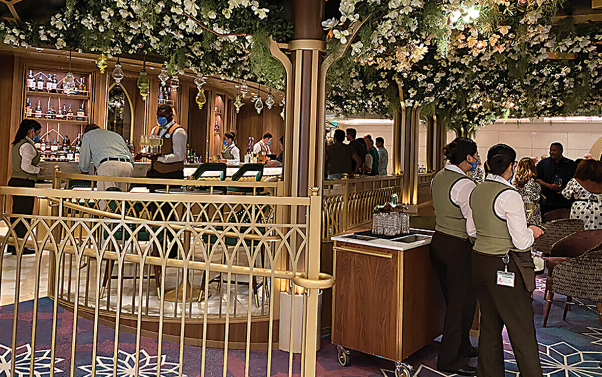 Disney Wish adult lounge