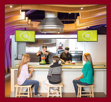 Boost! was the museum’s first new permanent exhibition in a decade. Here, families can challenge each other to fitness tests, play animatronic instruments, walk on a tight rope, practice yoga, learn to juggle or tie a tie, and sample healthy snacks made in the kitchen stadium.