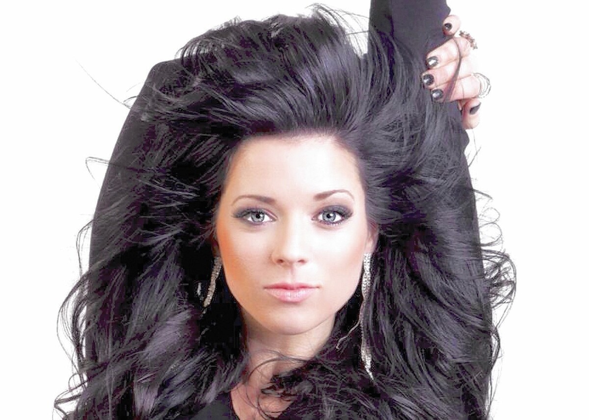 Lyndsey Highlander is Back in Town – and More Good News